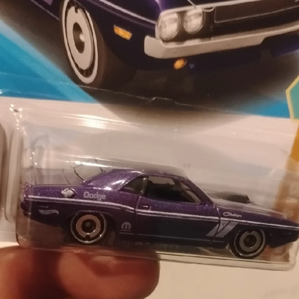 Mattel Hot Wheels Purple Dodge Hemi Challenger